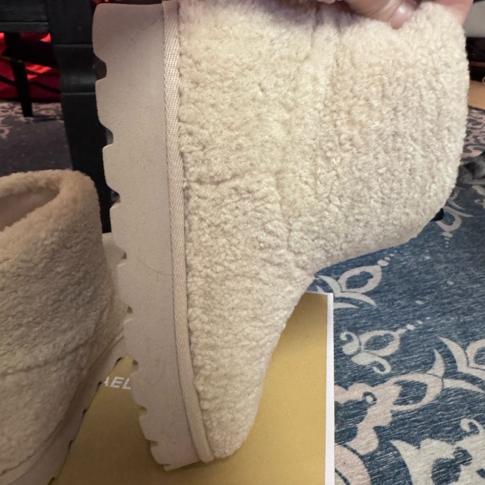 Michael Kors Off-White Shearling Boots - Picture 6 of 13